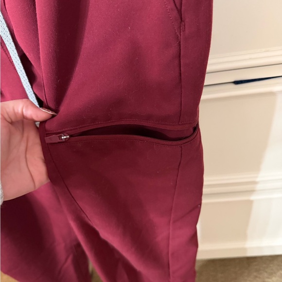 Fabletics scrub set - Picture 9 of 11